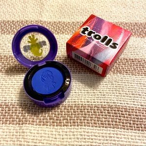 MAC Cosmetics Trolls Eye Shadow in Atlantic Blue